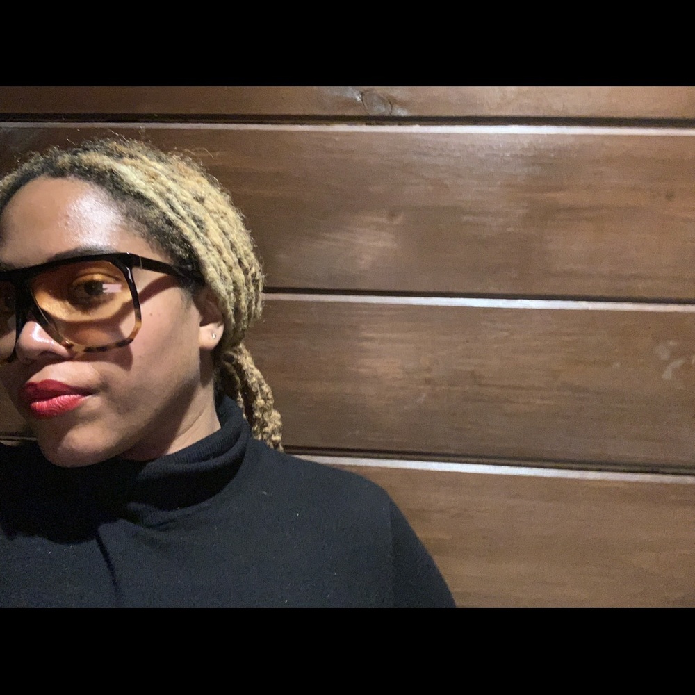 Meet your Posher, Kasandra